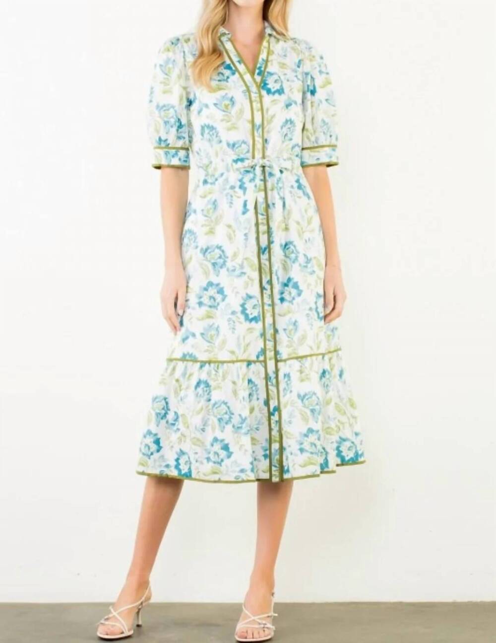 NEW THML short sleeve floral print dress in cream